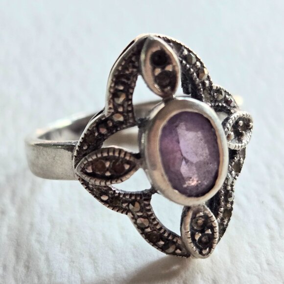 Vintage Sterling Silver 925 Amethyst & Marcasite Ring - Picture 11 of 13